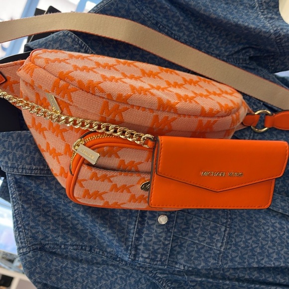 MICHAEL KORS
Maisie Large Logo 2-in-1 Sling Waist Fanny Pack Crossbody 
Poppy - Picture 15 of 16